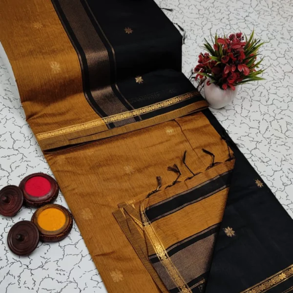 Earthy Brown & Classic Black Maheshwari Silk Cotton Saree – Timeless Elegance Redefined