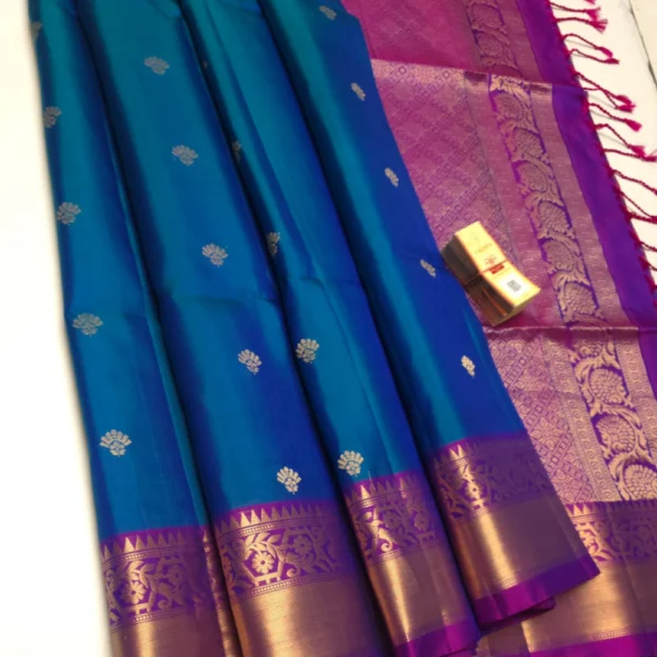 Pure handloom Silk Saree in Blue with Pink Border