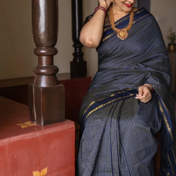 checked cotton sarees in Navy Blue